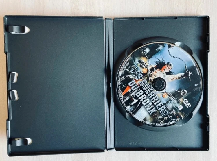 DVD Les guerriers du Bronx 1. – photo 2